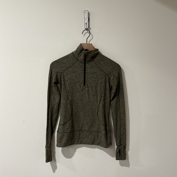 • Lululemon • Women’s Rush Hour 1/2 Zip Sweatshirt 
Heathered Military Green 2 - Picture 3 of 5